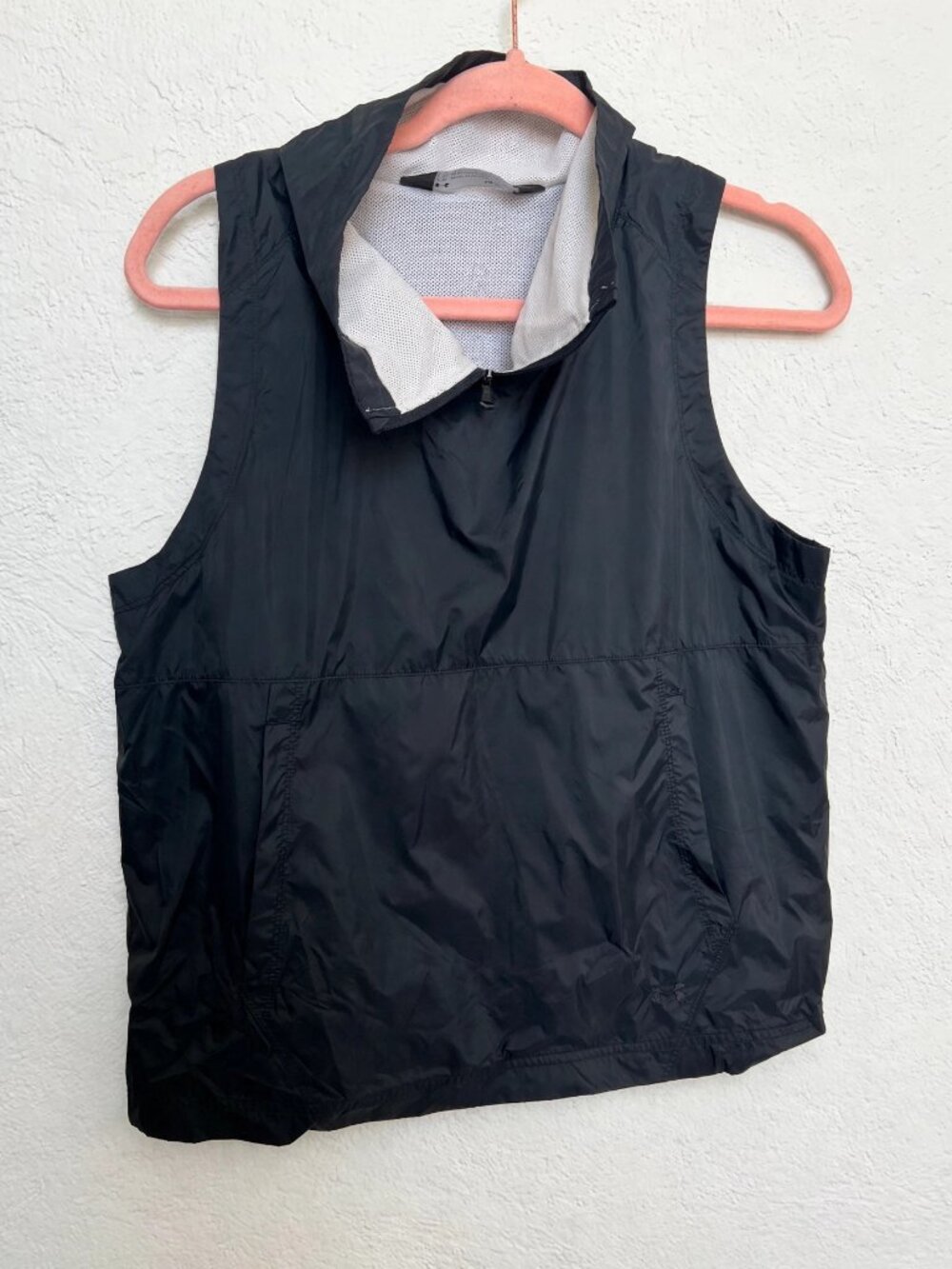 Under Armour Black Sleeveless Half-Zip Vest S Loose Athletic Layer